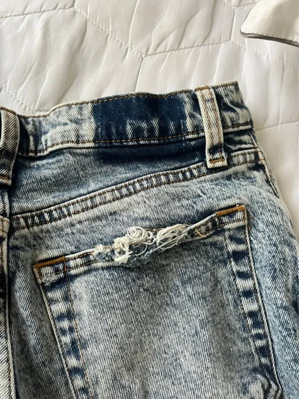 Abercrombie Jeans - Image 4