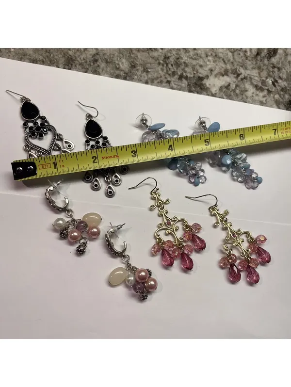 Lot Of 4 Beaded Pierced Earrings Dangle Mix Bead - Image 9