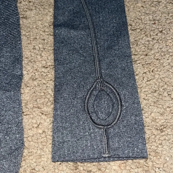 Lululemon Swiftly Tech Long Sleeve‎ Thumbholes Dark Classic Sport Grey 6 - Image 6