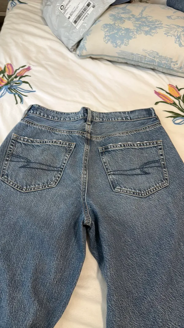 American Eagle Super High-Rise Baggy Wide-Leg - Image 2
