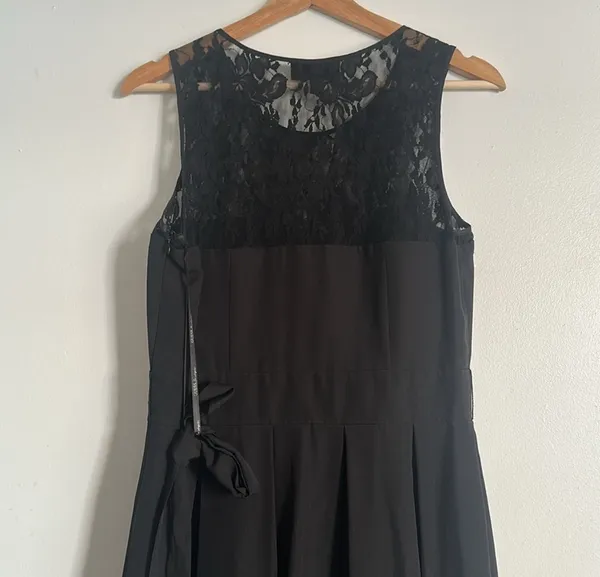 Guess Elegant Black Lace Midi Dress - Image 7