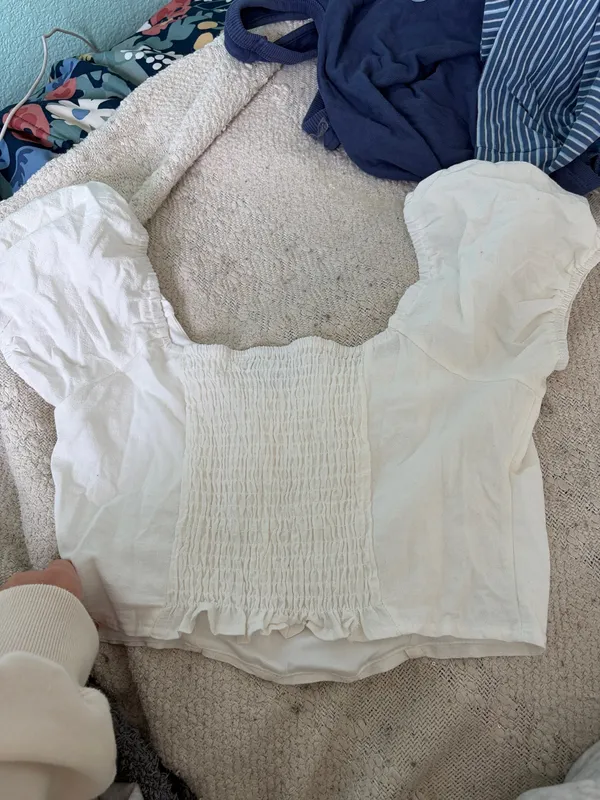 white closet puff sleeve tilly’s top - Image 3