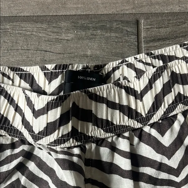 Tahari Black and White Wide Leg Jumpsuit - Image 5