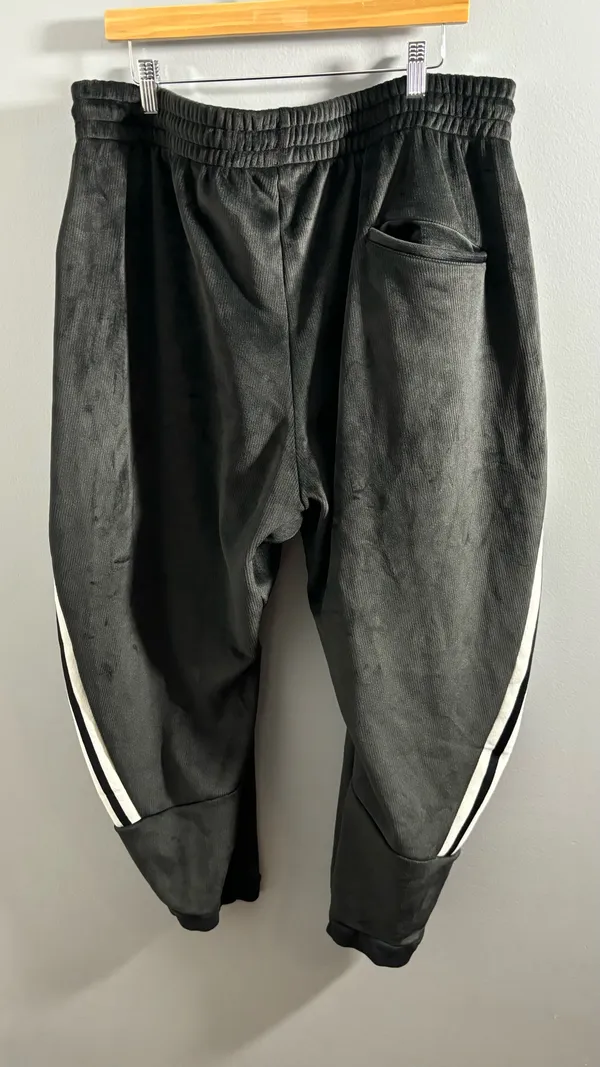 Adidas barrel leg sweats pants - Image 3