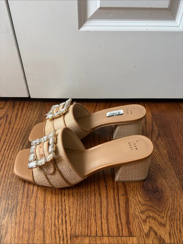 a new day Beige Crystal-Embellished Block Heel Mules Size 11 New - Image 5