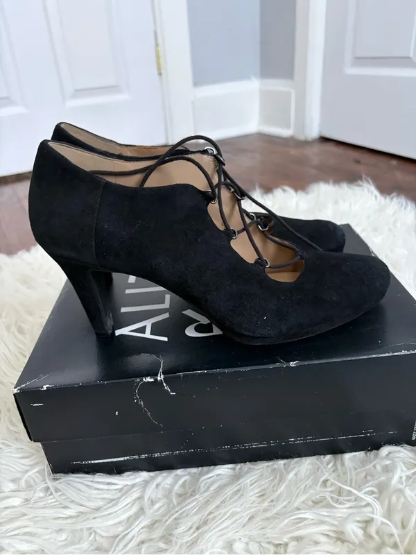 Naturalizer Macie Black Suede Lace-Up Heels Size 10.5 - Image 2