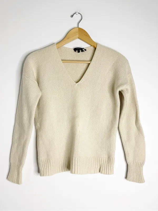 Theory Ivory 100% Cashmere V-Neck Sweater Size P Petite Flawed - Image 9