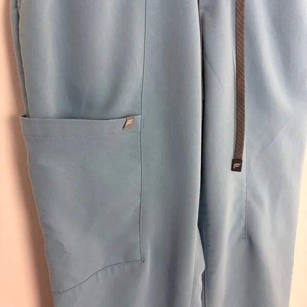 Fabletics Ion Scrub Pant Women's XS Regular Wave Light Blue Semi-Slim Cargo - Image 5