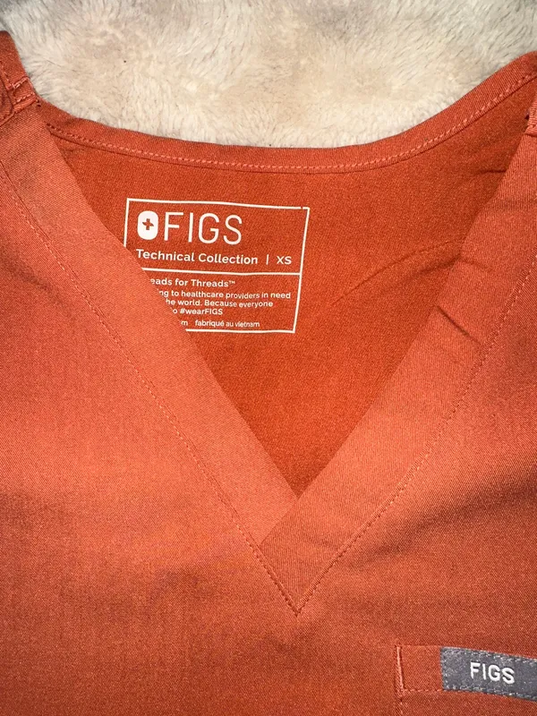 FIGS Scrubs Set - Image 4