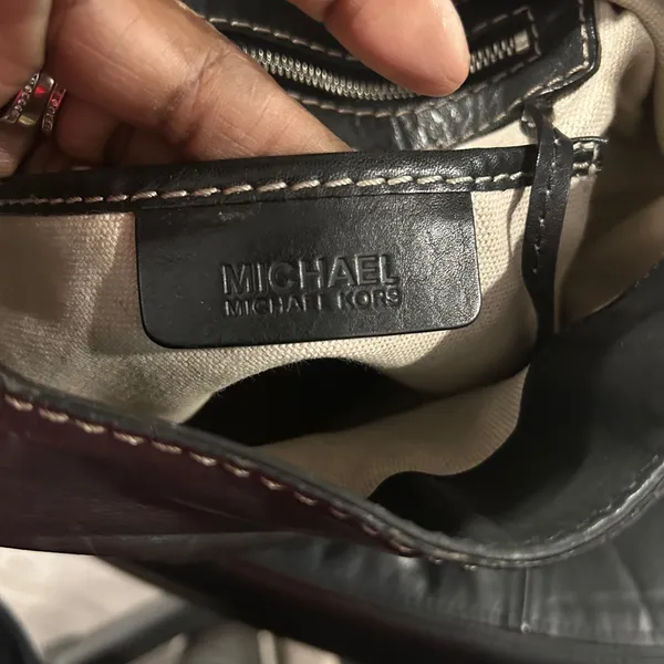 Michael Kors Black  Leather Shoulder Bag - Image 3
