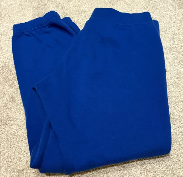 Nike Cropped Sweatpants - Image 4