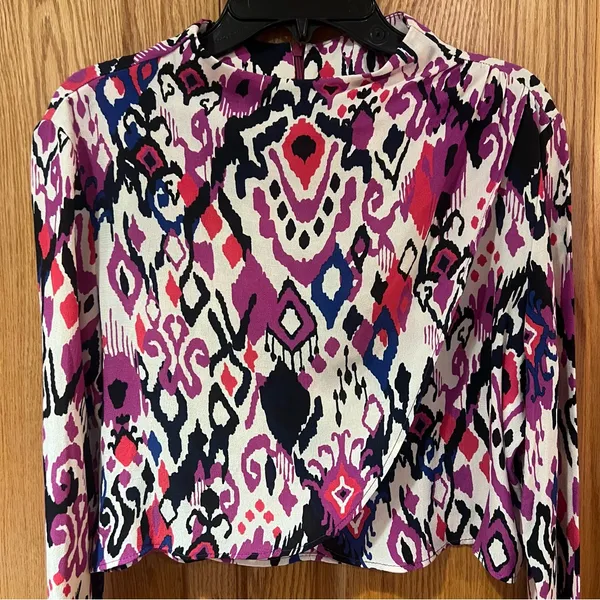 ZARA Abstract Print Mock Neck Long-Sleeve Crop‎ Top Size Small Pink Purple Blue - Image 9