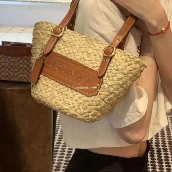 coach Structured Tote 16 cj638 - Image 5