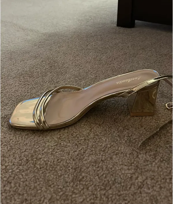 Amazon gold heels - Image 2