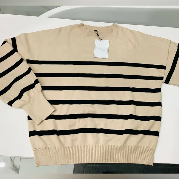 Soft comfy crewneck sweater 🌼🌼NWT Black - Image 2