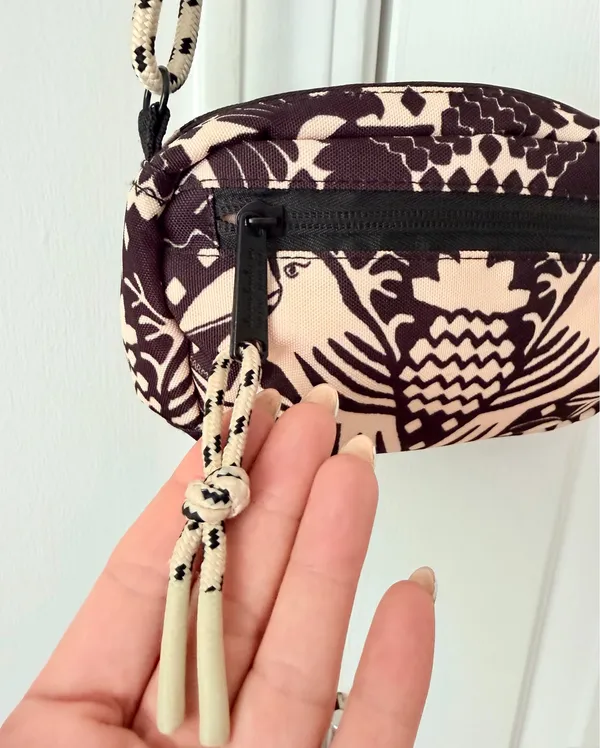 Farm Rio Tropical Birds Small Crossbody Bag - Image 3