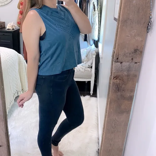 Sage collection athletic top size large - Image 3