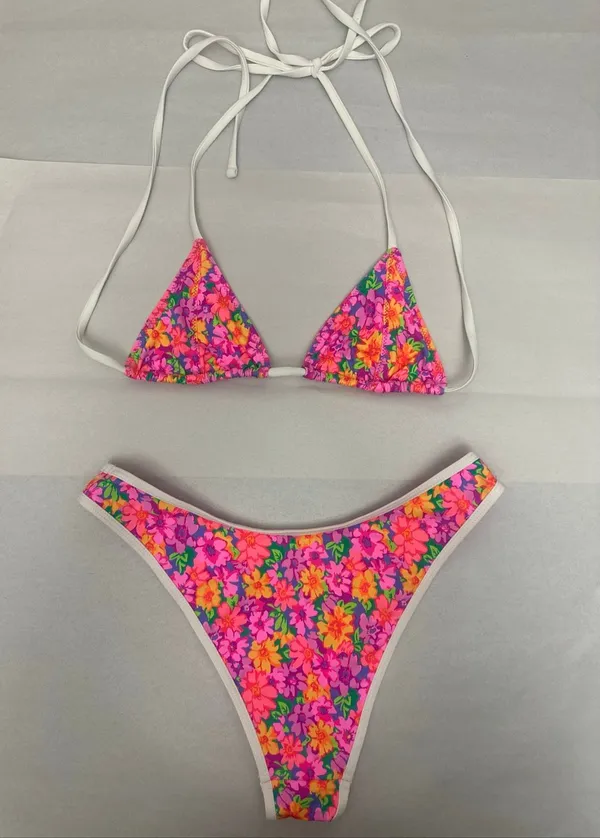 Frankies Bikinis in the colorful "Daisy Pond" size M - Image 4