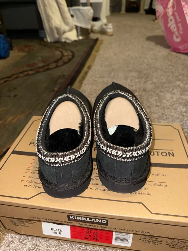Kirkland Signature Slippers - Image 5