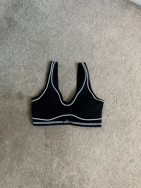 *Black* Alo Yoga Bra & Leggings - Image 2