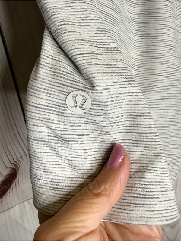 Lululemon On The Fly Short *2.5" Wee Are From Space Nimbus Battleship - Image 6