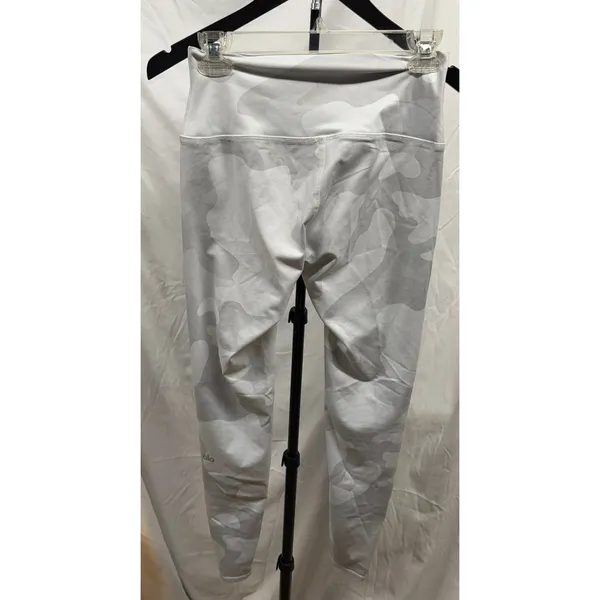 Alo Women's‎ Full Length Hi-Waisted White Camo Vapor Leggings Small - Image 4