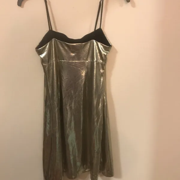 Silence + Noise PARTY /PROM DRESS GOLD COLOR SOFT DRESS ABSOLUTELY GORGEOUS - Image 7
