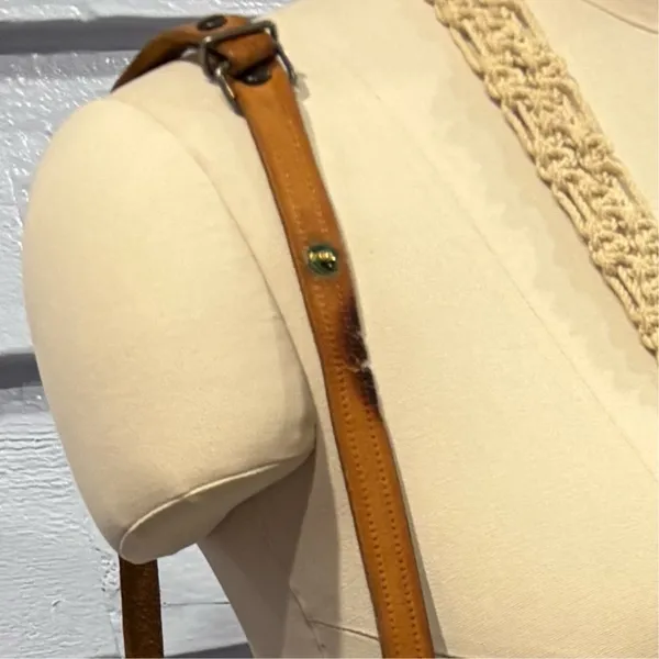 Vintage 70s Floral Tooled Cowhide Leather Crossbody Bag - Image 8