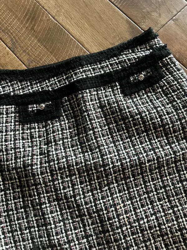White House Black Market Skirt - Image 2