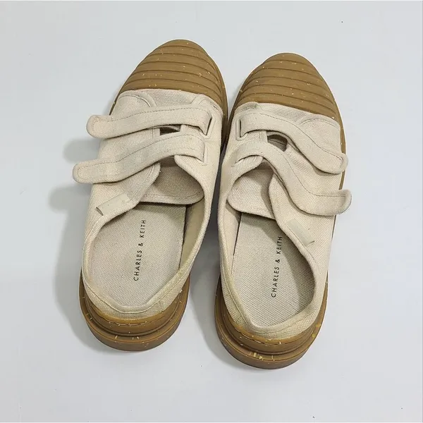 Charles &‎ Keith Cream/Tan Sneaker Mules Size 7 - Image 3