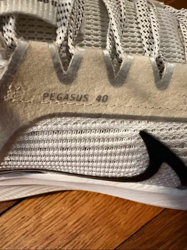 EUC Women’s Nike Air Zoom Pegasus 40 Running Shoes Size 9 - Image 5