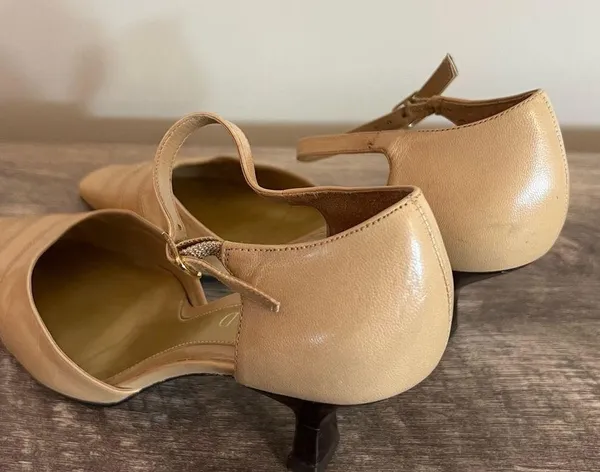 Vintage Michelle D Leather Heels W/ Ankle Strap Women’s Size 6 Beige Neutral - Image 5