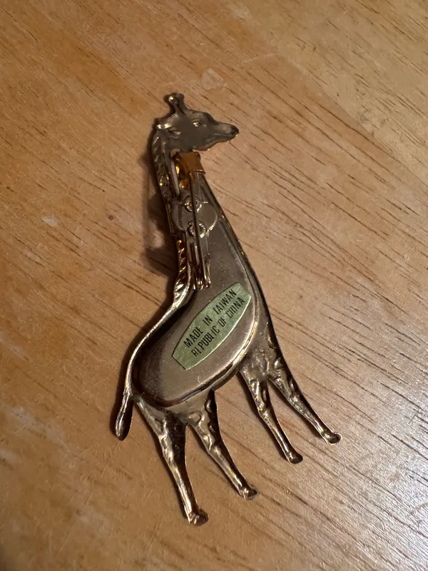 Brush Gold Tone Vintage Giraffe Brooch - Image 4