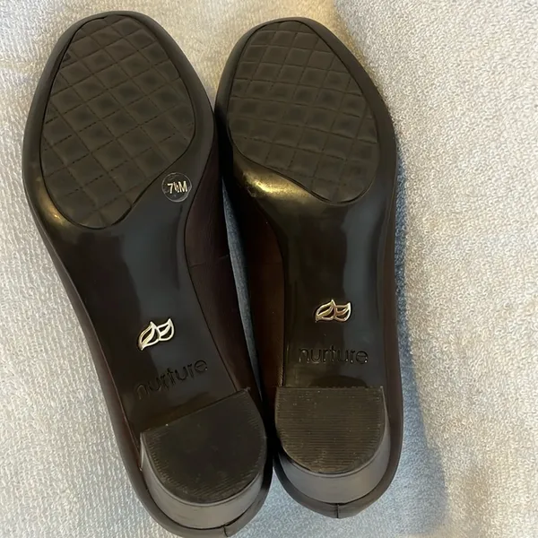 Nurture brya Size 7 1/2Brown leather Used A lil faded from the heels In pic - Image 6