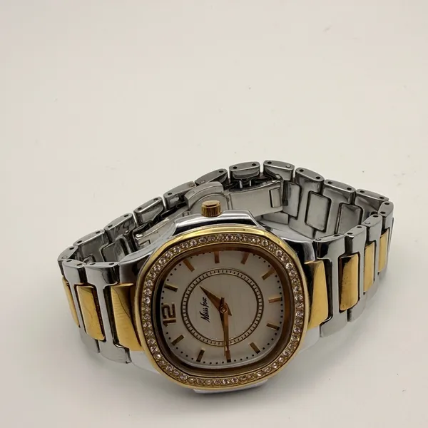 Chic Miss Fox Quartz Watch - Nautilus Style & Bling Working New Battery - Image 3