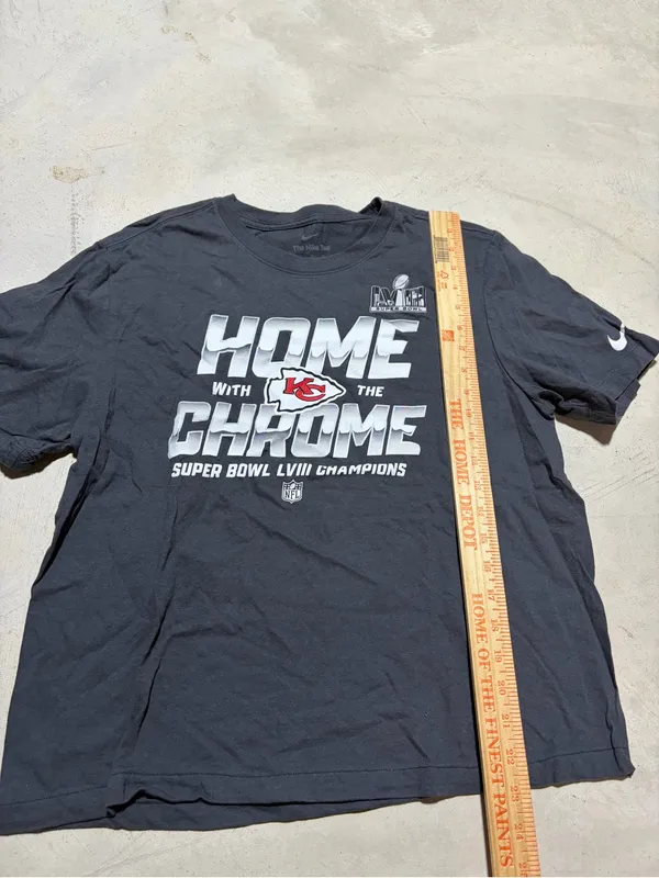 Nike Chiefs "Home with the Chrome" Graphic Tee Super Bowl medium - Image 4