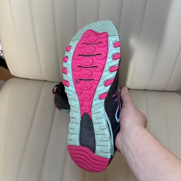 New-balance Women's Black and Pink Trainers - Image 2
