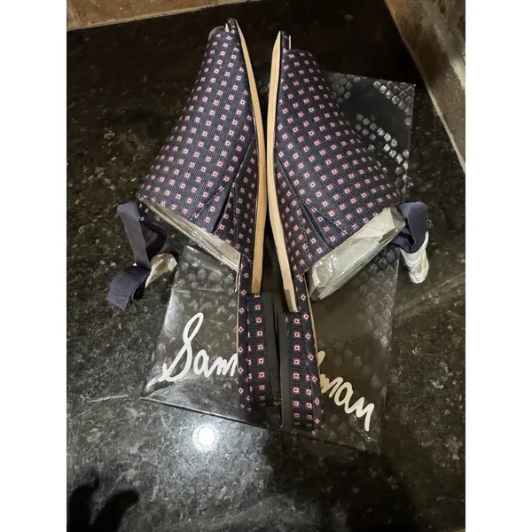 Sam‎ Edelman Theodora Flats in a navy blue and pink geometric print Size 9.5! - Image 6