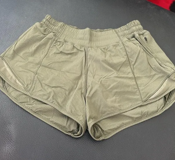 Lululemon Hotty Hot shorts - Image 3