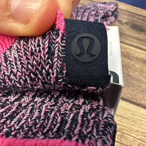 Lululemon Women's Ragg Socks NWT Size Small (TUMU/RAPI) *RN 106259 - Image 4