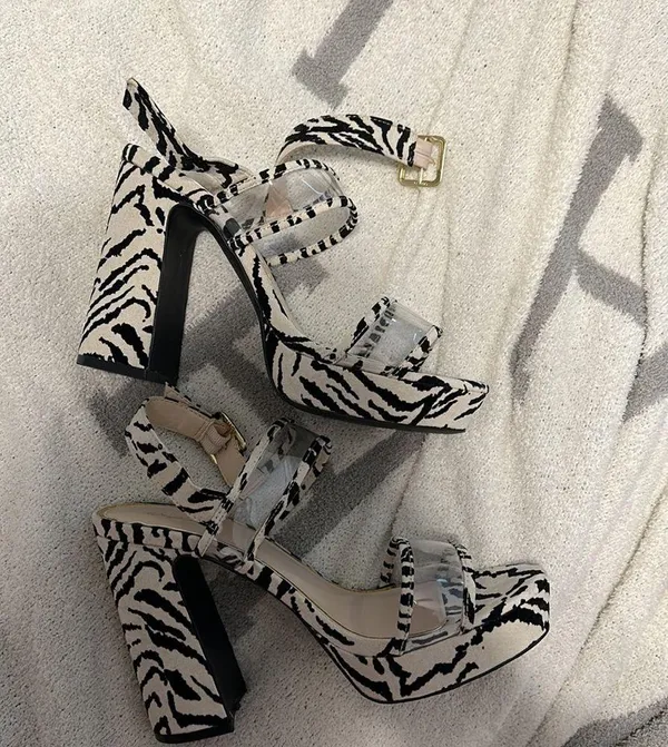 Qupid Zebra Heels Size 9 - Image 2