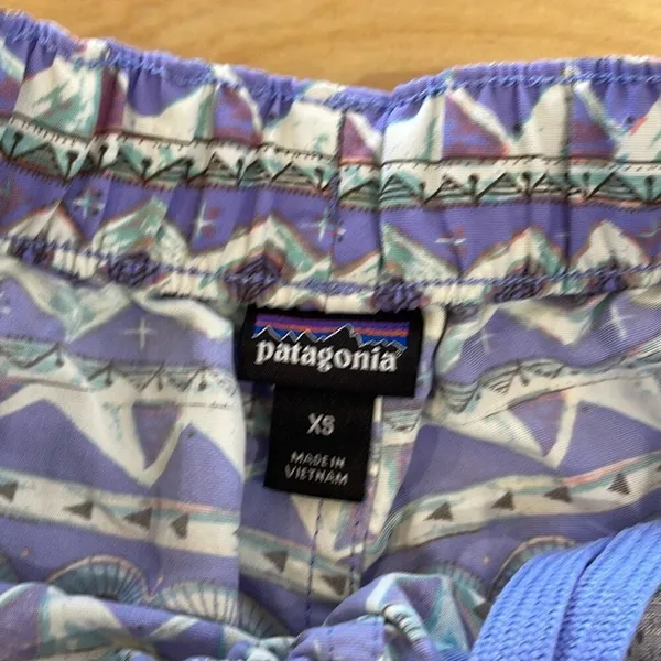 Patagonia Baggies Shorts Womens XS Purple Geometric Tribal‎ Print Nylon Hiking - Image 4