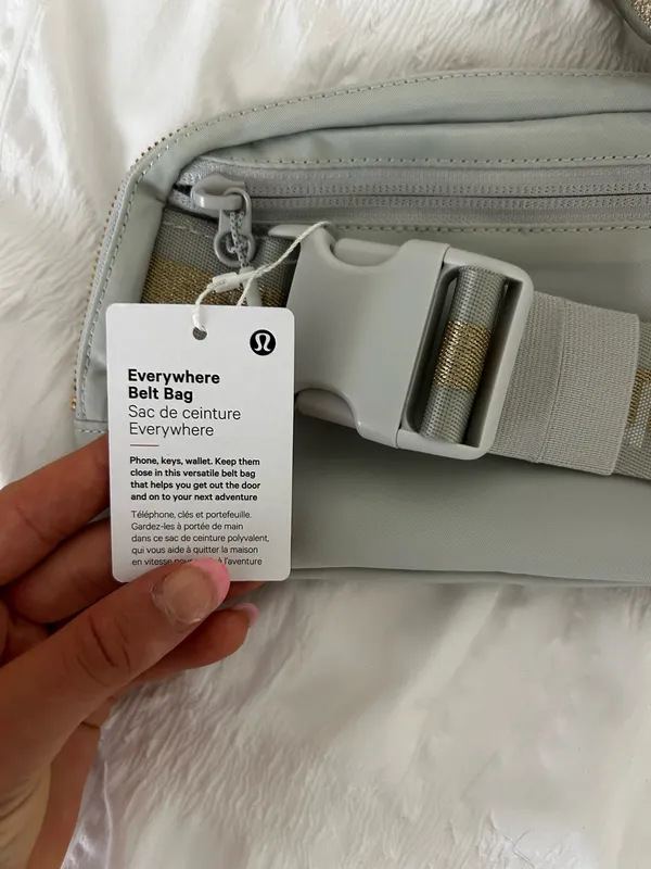 Lululemon Everywhere Belt Bag 1L Grey with Gold zippering - Image 3