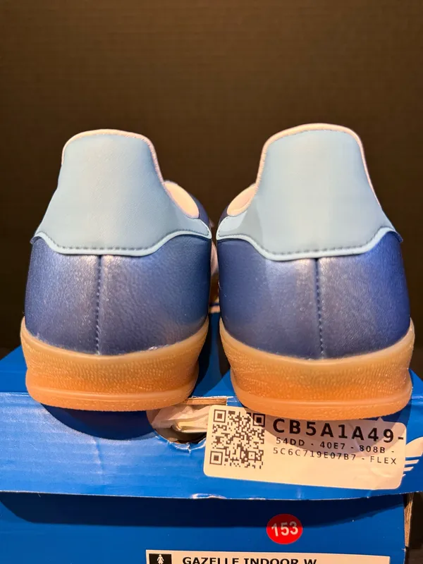 Women’s adidas Gazelle Indoor size 8W - Image 4