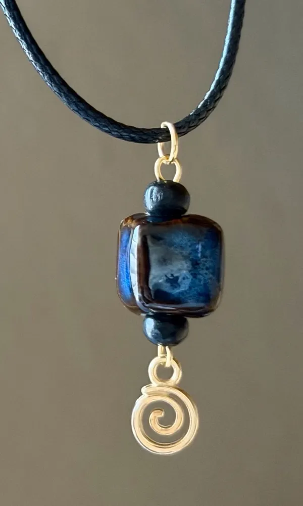 Handmade cube ceramic swirl chic boho retro vintage style necklace💙 - Image 2