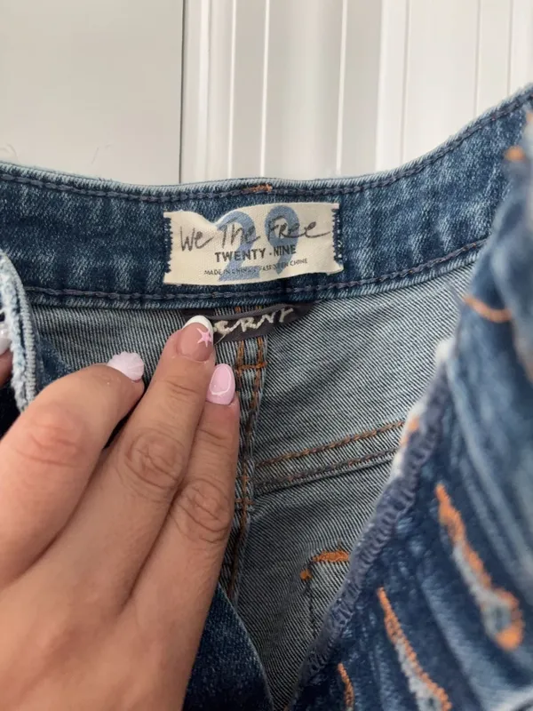 We The Free Size 29 High Rise Distressed Raw Hem Denim Shorts - Image 5