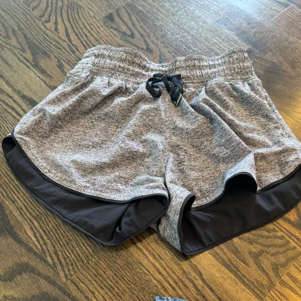 lululemon athletica Choose a Side Reversible Black /grey Women's Athletic Shorts - Image 3