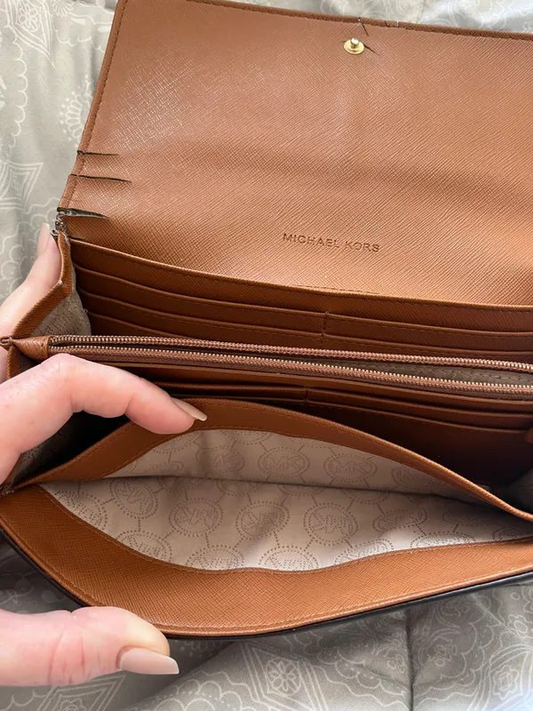 Michael Kors Wallet - Image 4
