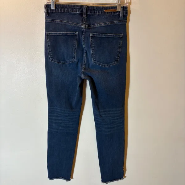 Soft Surroundings‎ Asymmetric Raw Hem Ankle Distressed Jeans Size 4 - Image 4