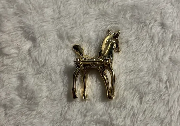 Vintage Horse Brooch Gold - Image 2
